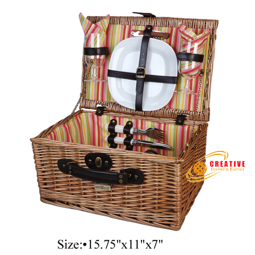 Willow Picnic Basket 2 persons use