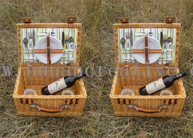 Willow Picnic basket For 2 Persons Use