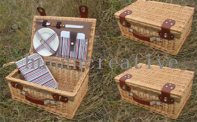 Willow Picnic basket For 2 Persons Use