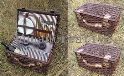 Willow Picnic basket For 2 Persons Use