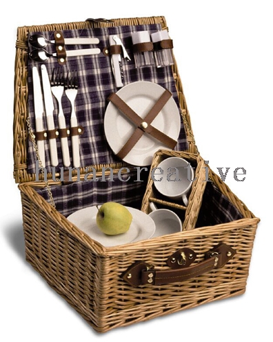 Willow Picnic basket For 2 Persons Use