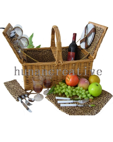 Willow Picnic basket For 2 Persons Use