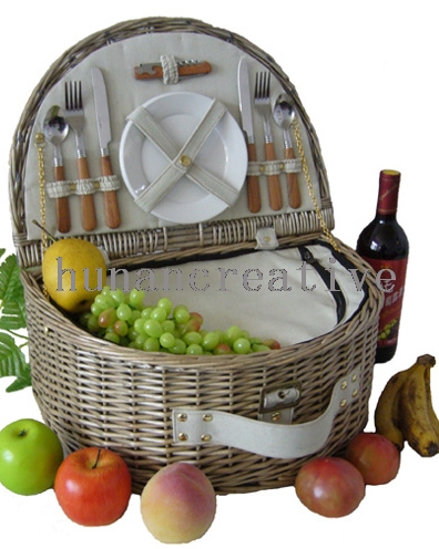 Willow Picnic basket For 2 Persons Use