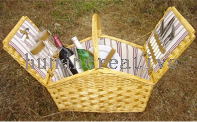 Willow Picnic basket For 2 Persons Use