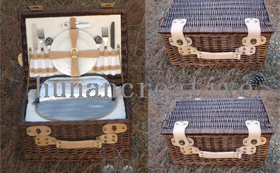 Willow Picnic basket For 2 Persons Use