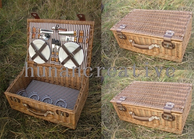 Willow Picnic basket For 4 Persons Use