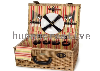 Willow Picnic basket For 4 Persons Use