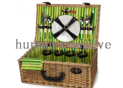 Willow Picnic basket For 4 Persons Use