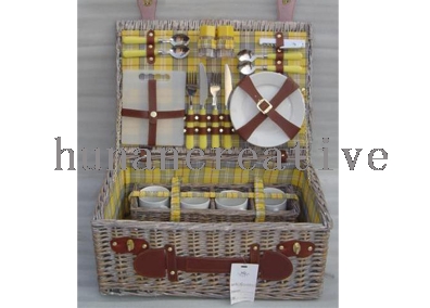 Willow Picnic basket For 4 Persons Use