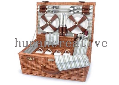 Willow Picnic basket For 4 Persons Use